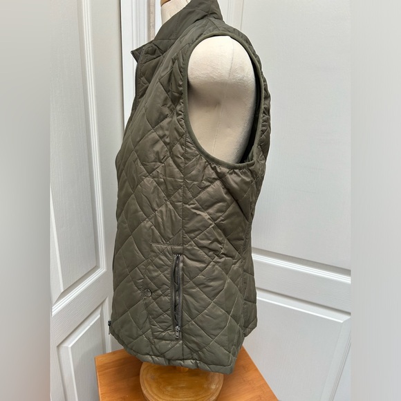 Army Green Quilted Vest NWT - Picture 3 of 9